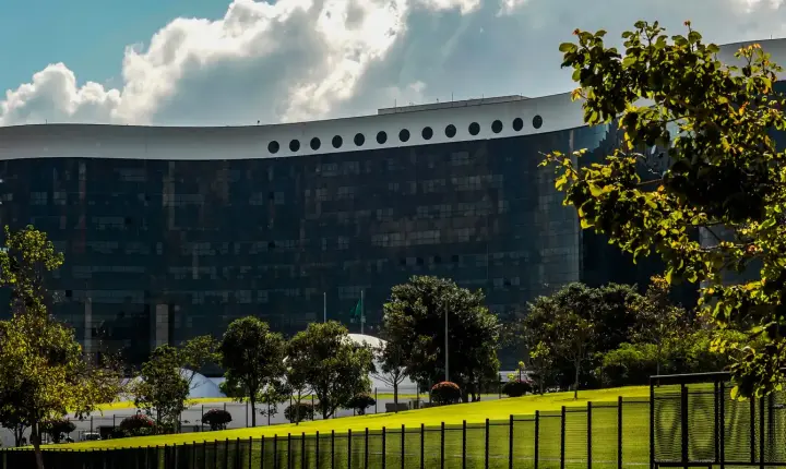 TSE manda Lula e Janja removerem vídeos com ataques a Flávio Bolsonaro